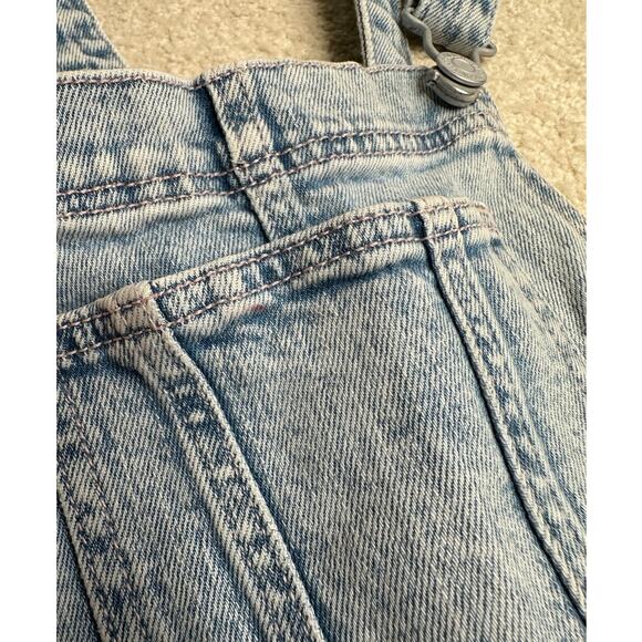 Old Navy: Light Wash Blue Overalls - Picture 5 of 11